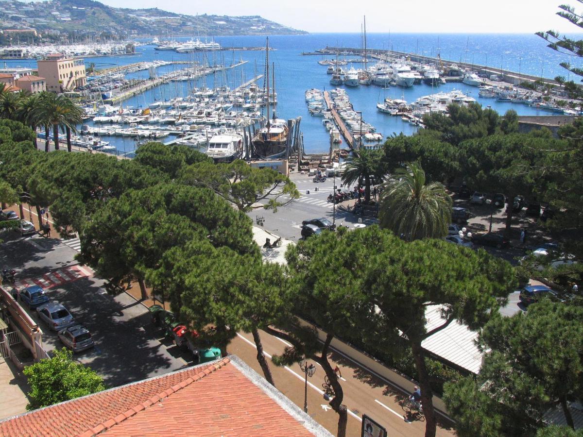 Appartement Maison Du Port Vieux à San Remo Extérieur photo