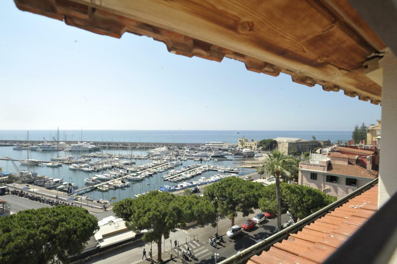 Appartement Maison Du Port Vieux à San Remo Extérieur photo