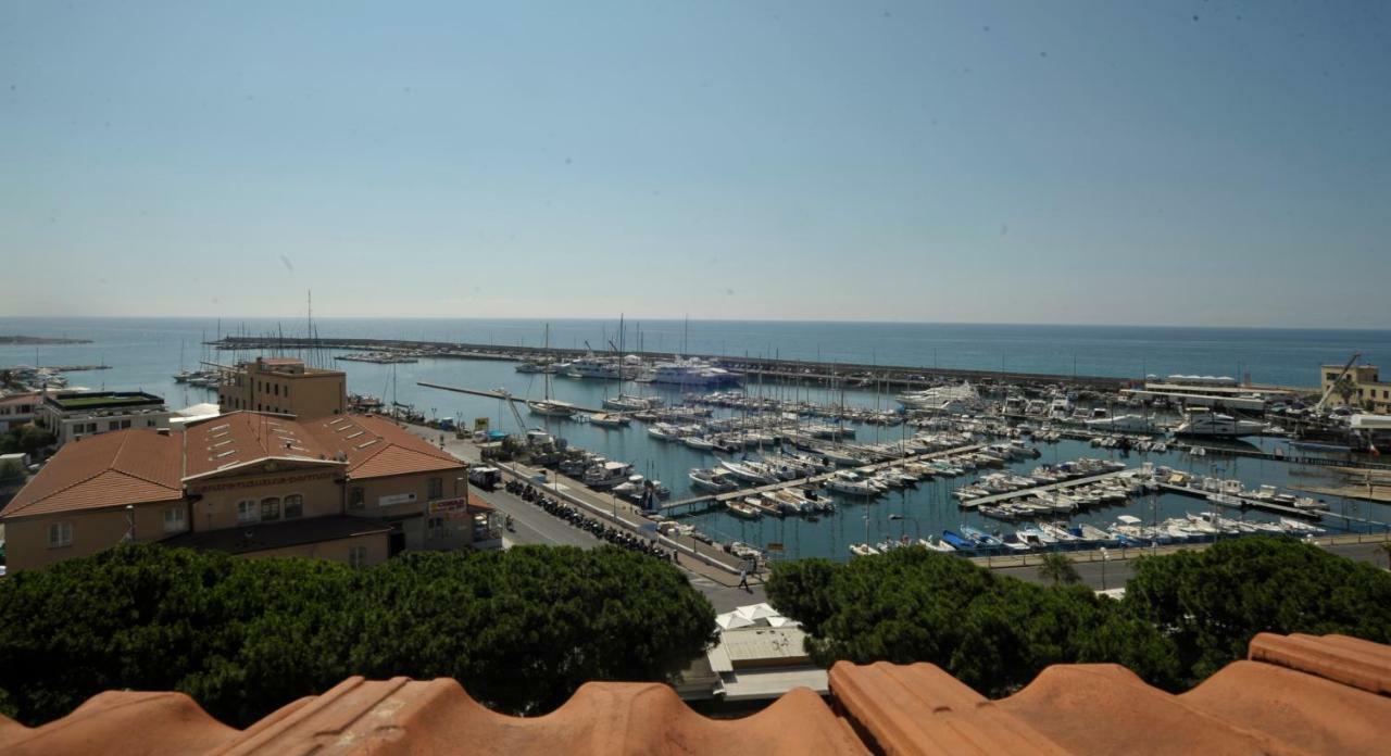 Appartement Maison Du Port Vieux à San Remo Extérieur photo