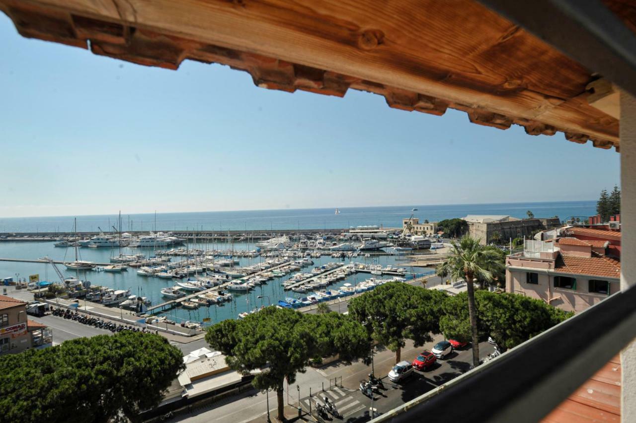 Appartement Maison Du Port Vieux à San Remo Extérieur photo